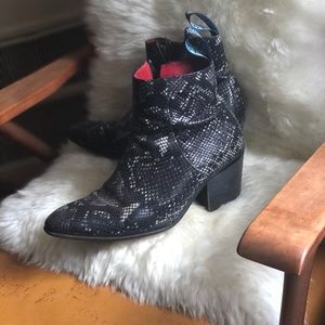 John Fluevog snakeskin ankle boots/booties, men’s 8 / women’s 9.5